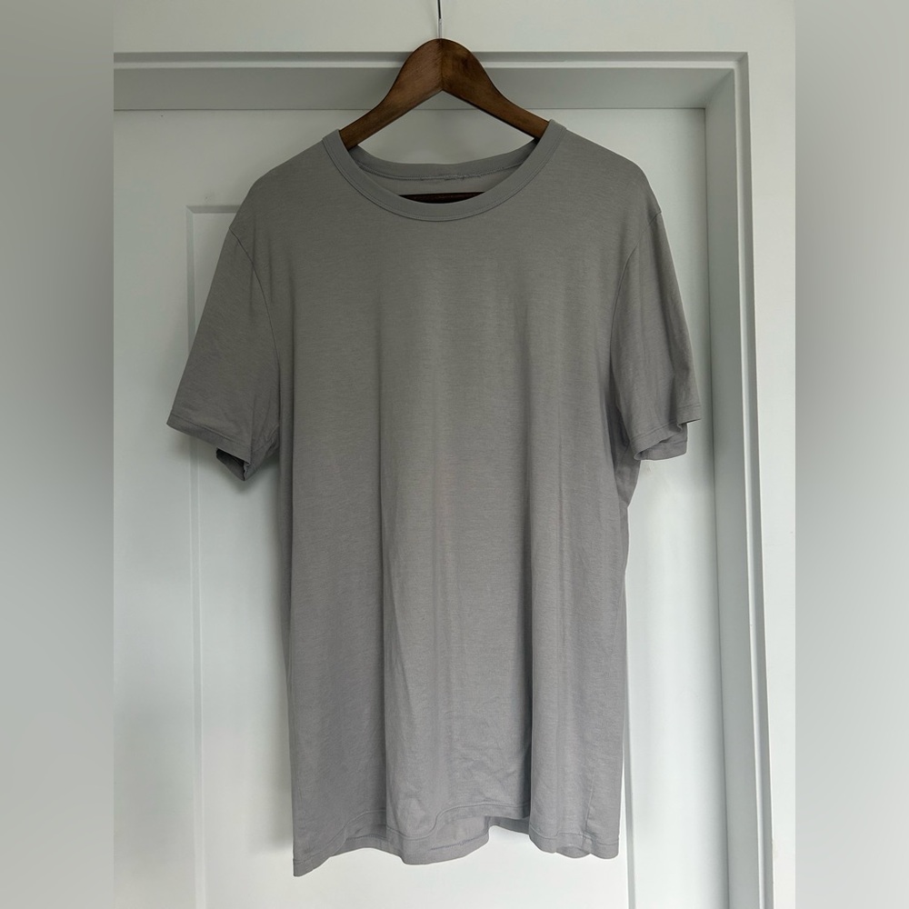 Lululemon Men's Light Gray Crewneck Short Sleeve T-Shirt Size Large